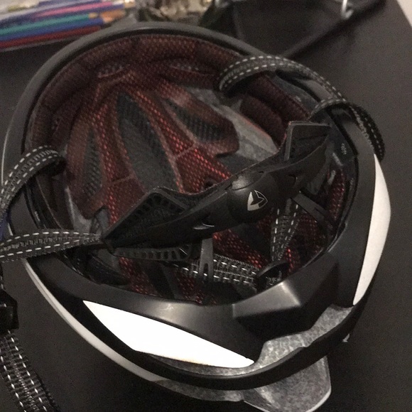 Helmet Red white and black - Picture 2 of 3